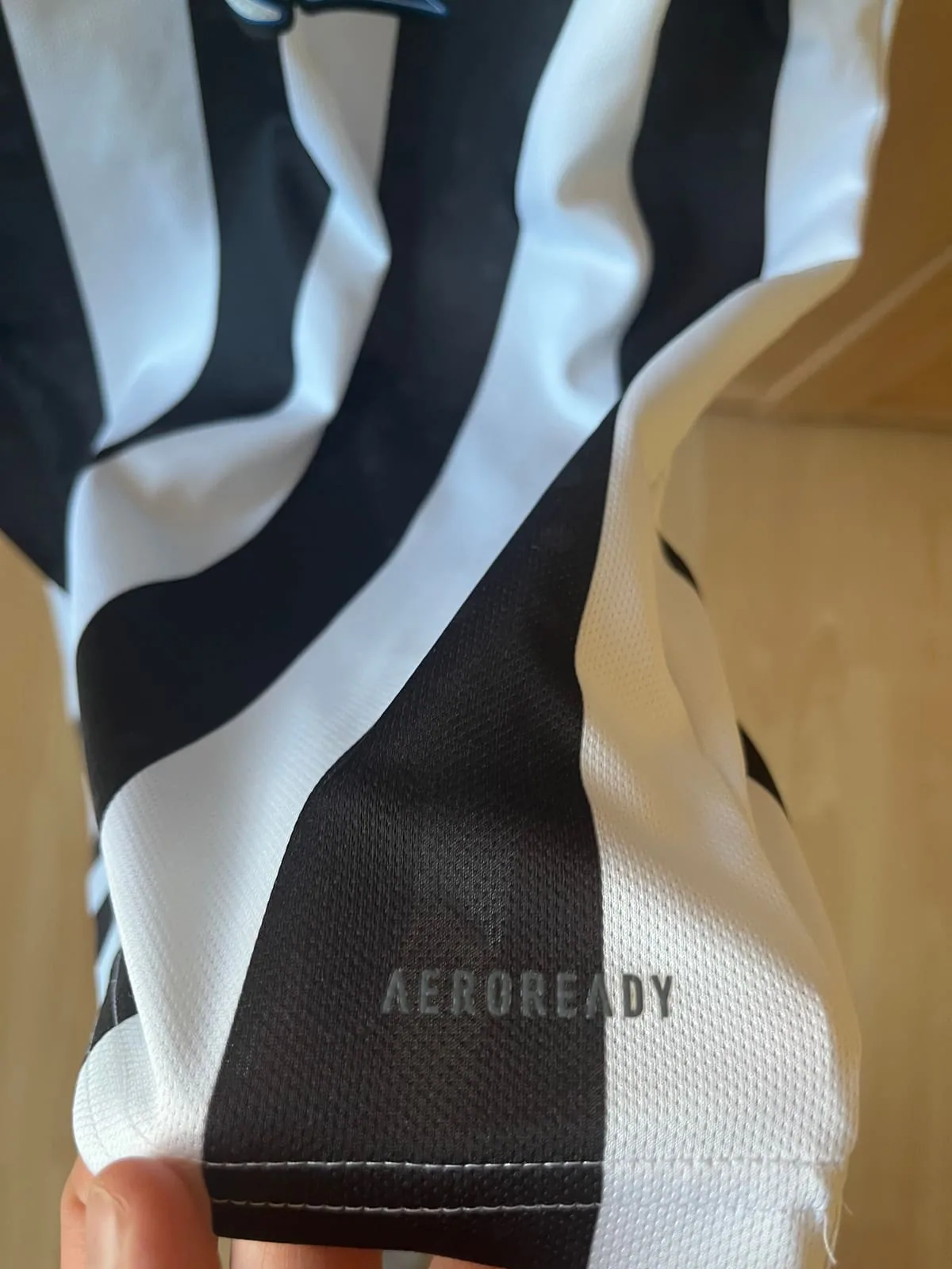 Juventus 2021/22 Home Kit shirt, size S
